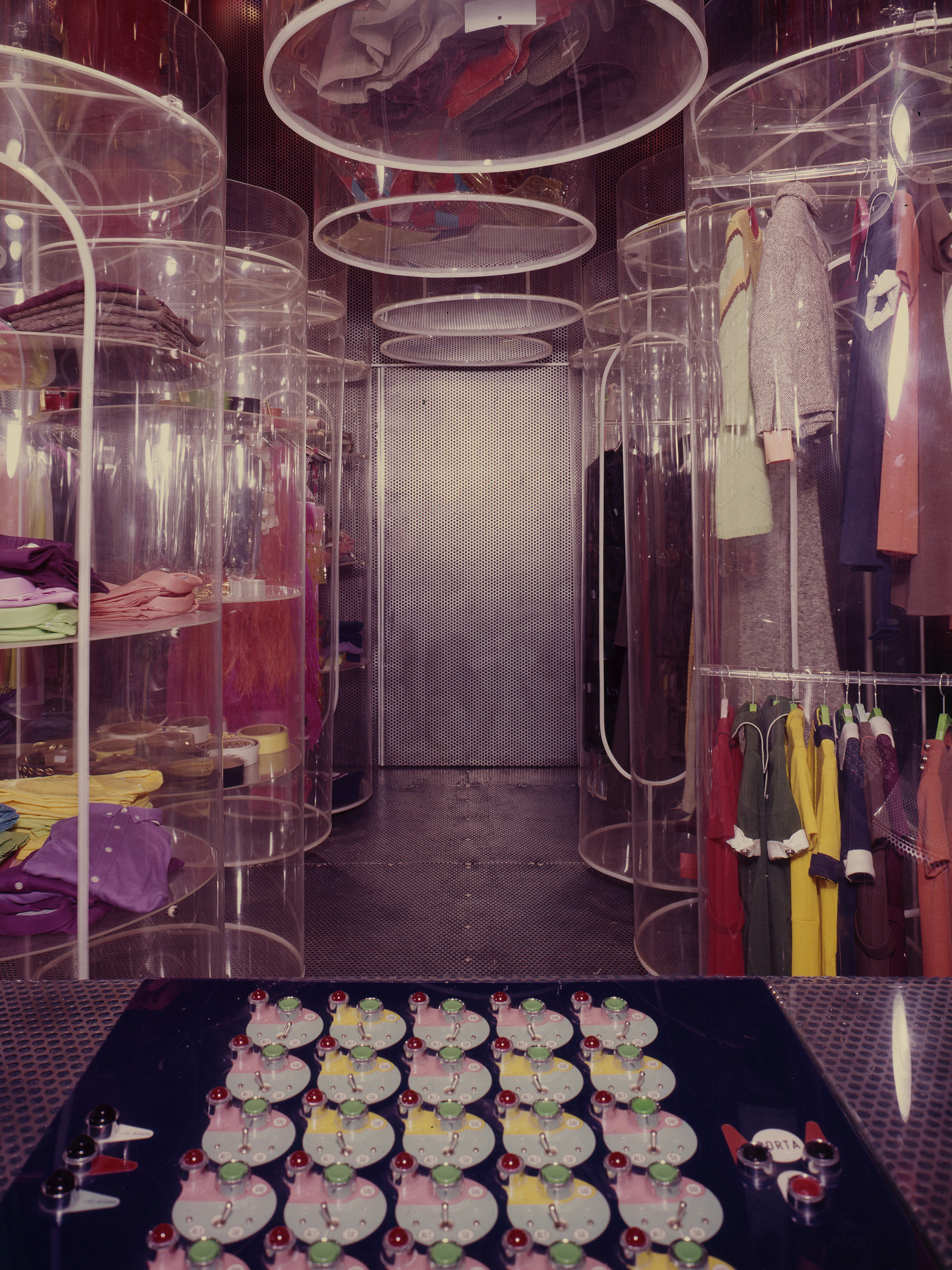 2. Boutique Altre Cose, Milano, 1969 - ph. Saporetti