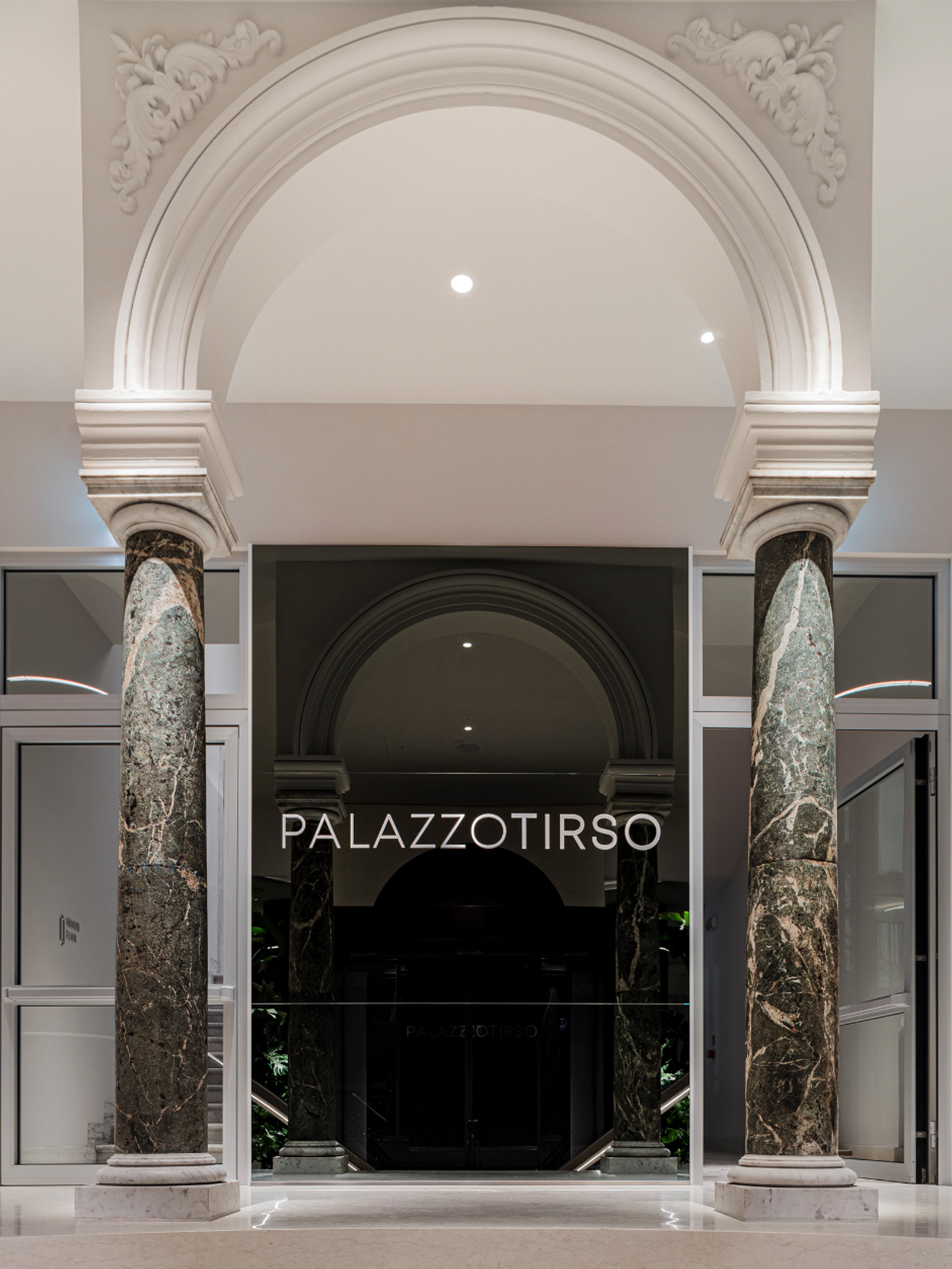 5. The entrance of Palazzo Tirso Cagliari - MGallery Hotel Collection 5* - ph. © Studio Vetroblu