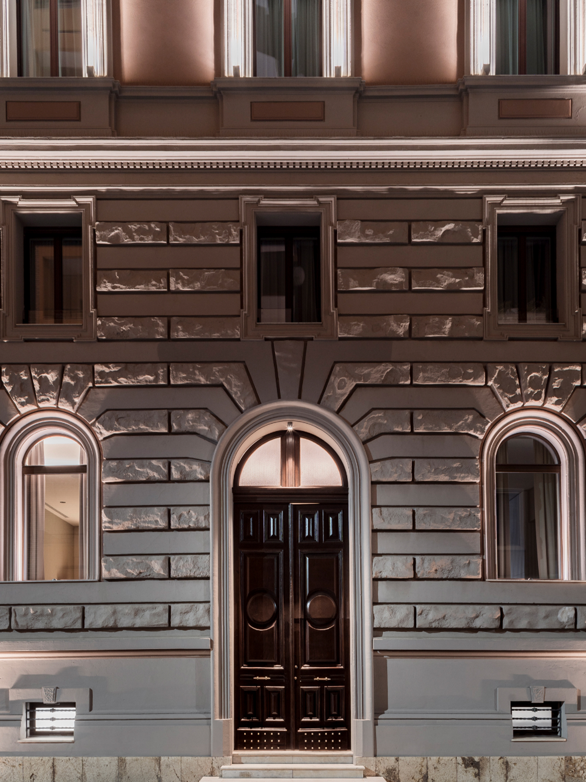 3. Details of the facade of Palazzo Tirso Cagliari - MGallery Hotel Collection 5* - ph. © Studio Vetroblu