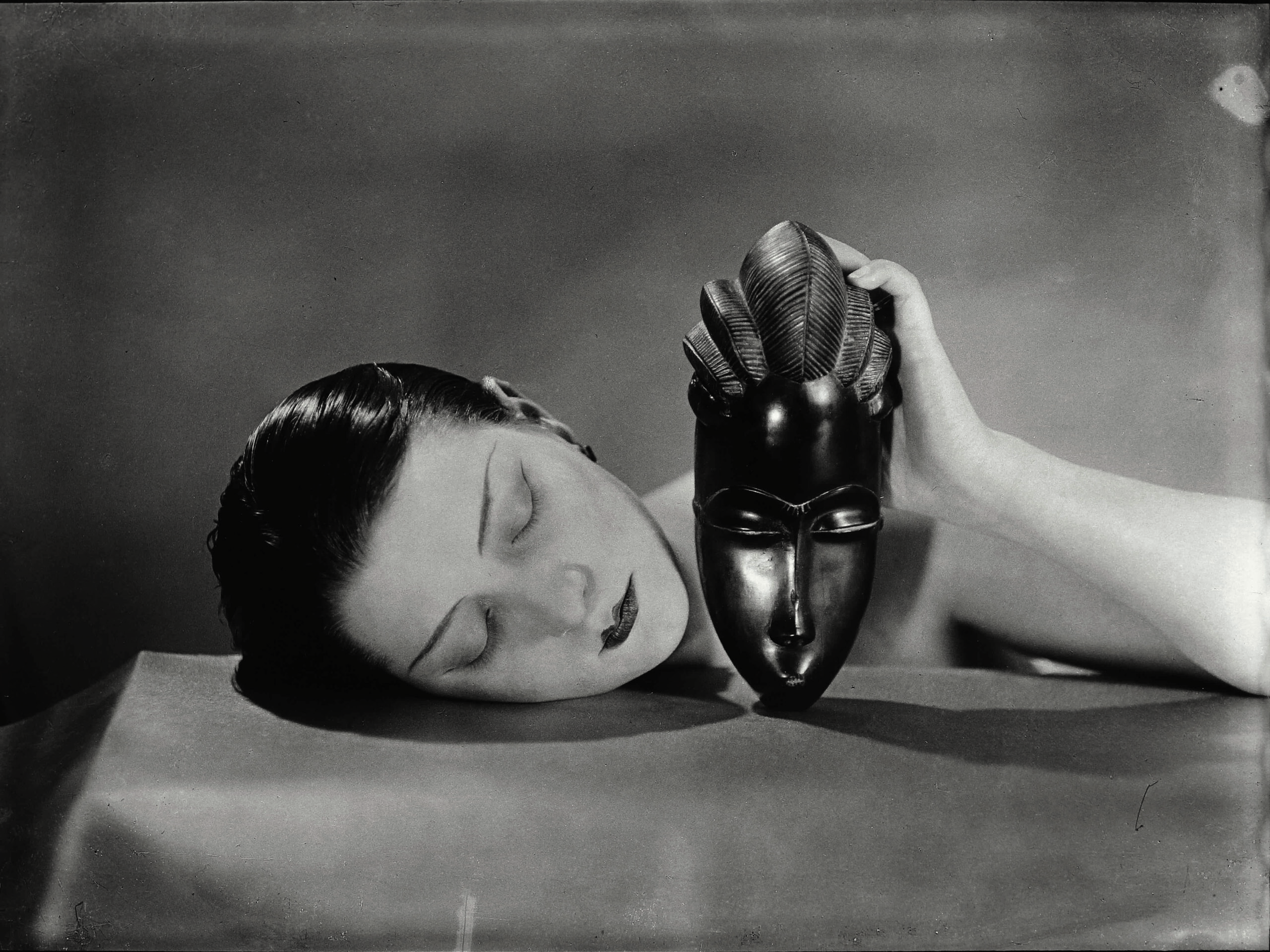 2_Noire et blanche, 1926, épreuve gélatino-argentique posthume, 17,3 x 23,5 cm, coll-min