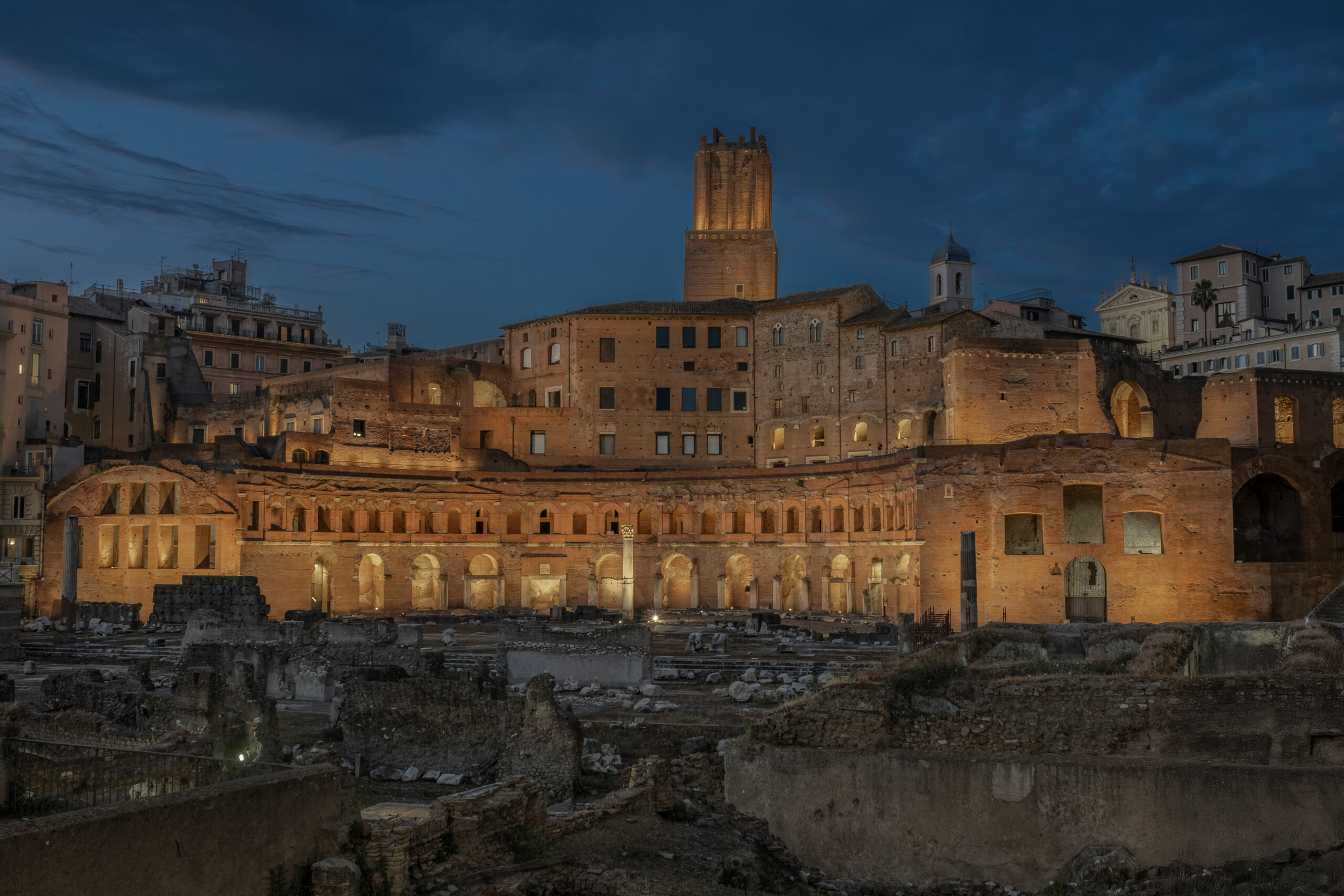 NUOVO IMPIANTO DILLUMINAZIONE DEI MERCATI DI TRAIANO