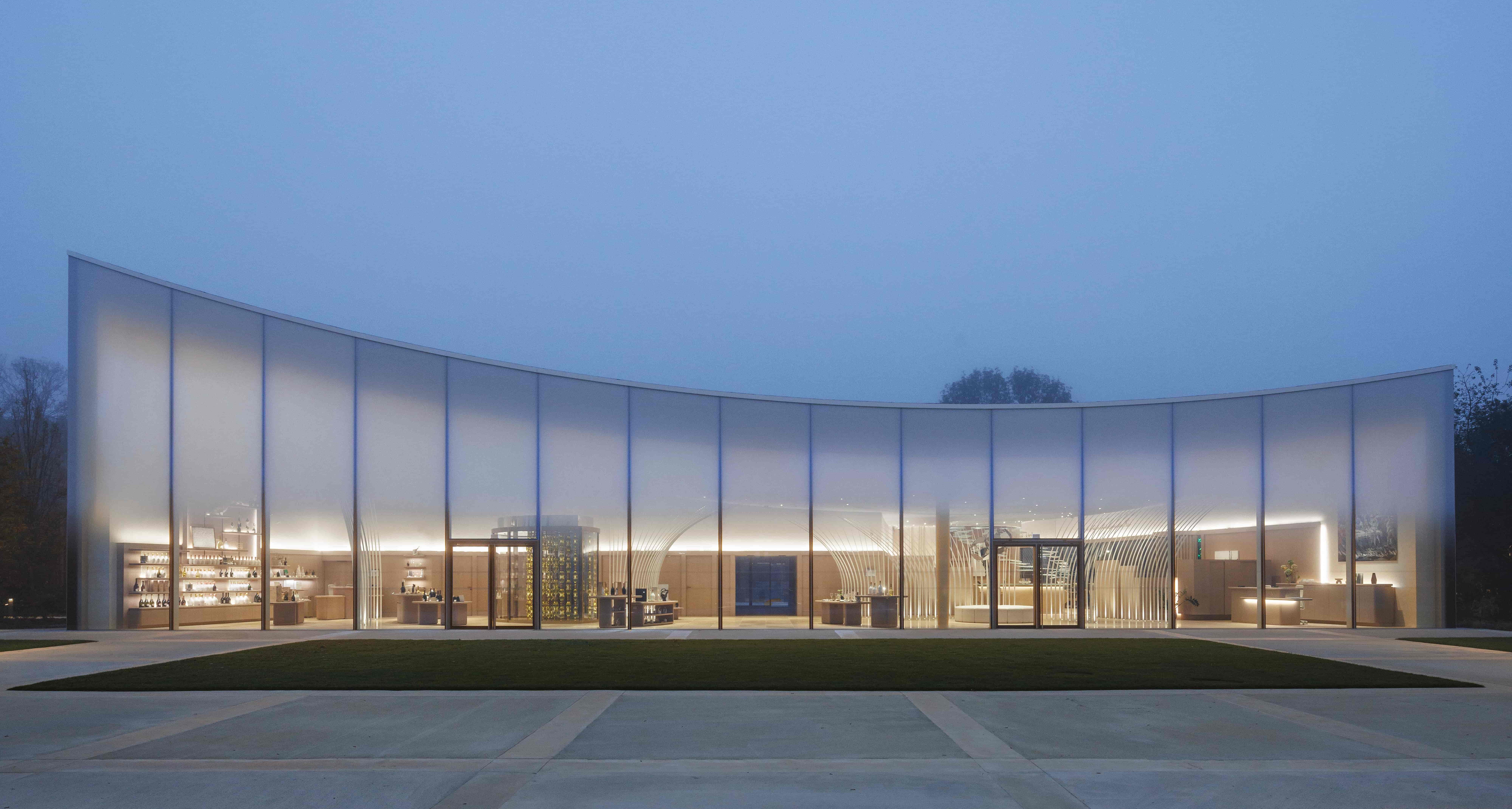 03_2024-10-Curiosity-Ruinart-202